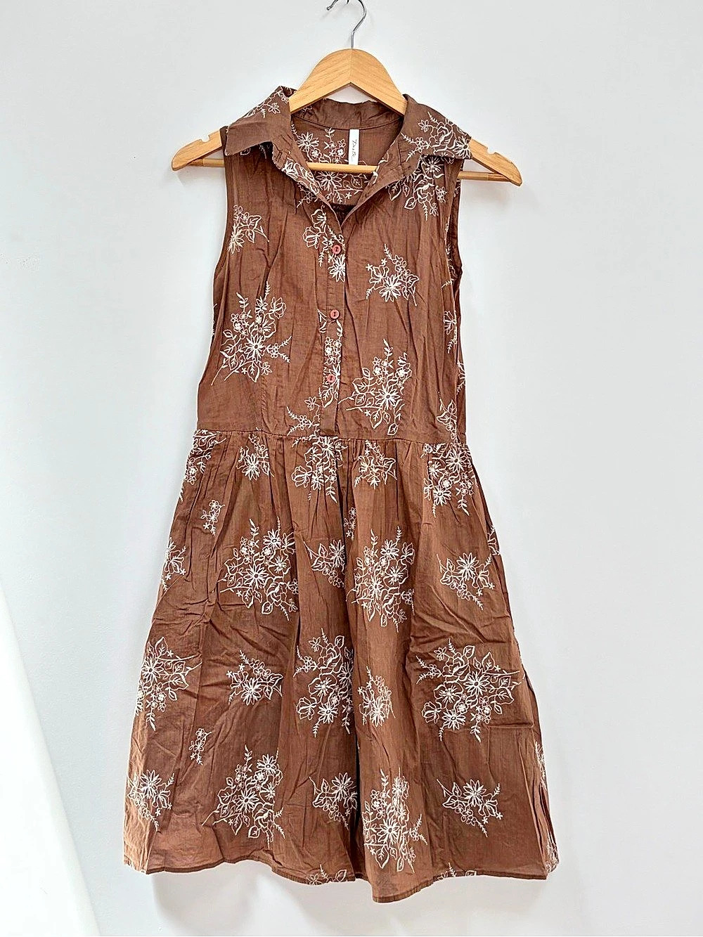Vintage - Floral Embroidered Midi Dress in Brown
